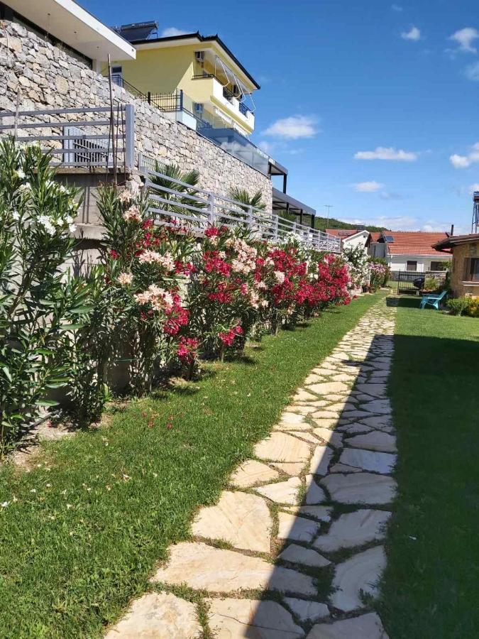 Apartments And Villas Janev Dojran Eksteriør billede